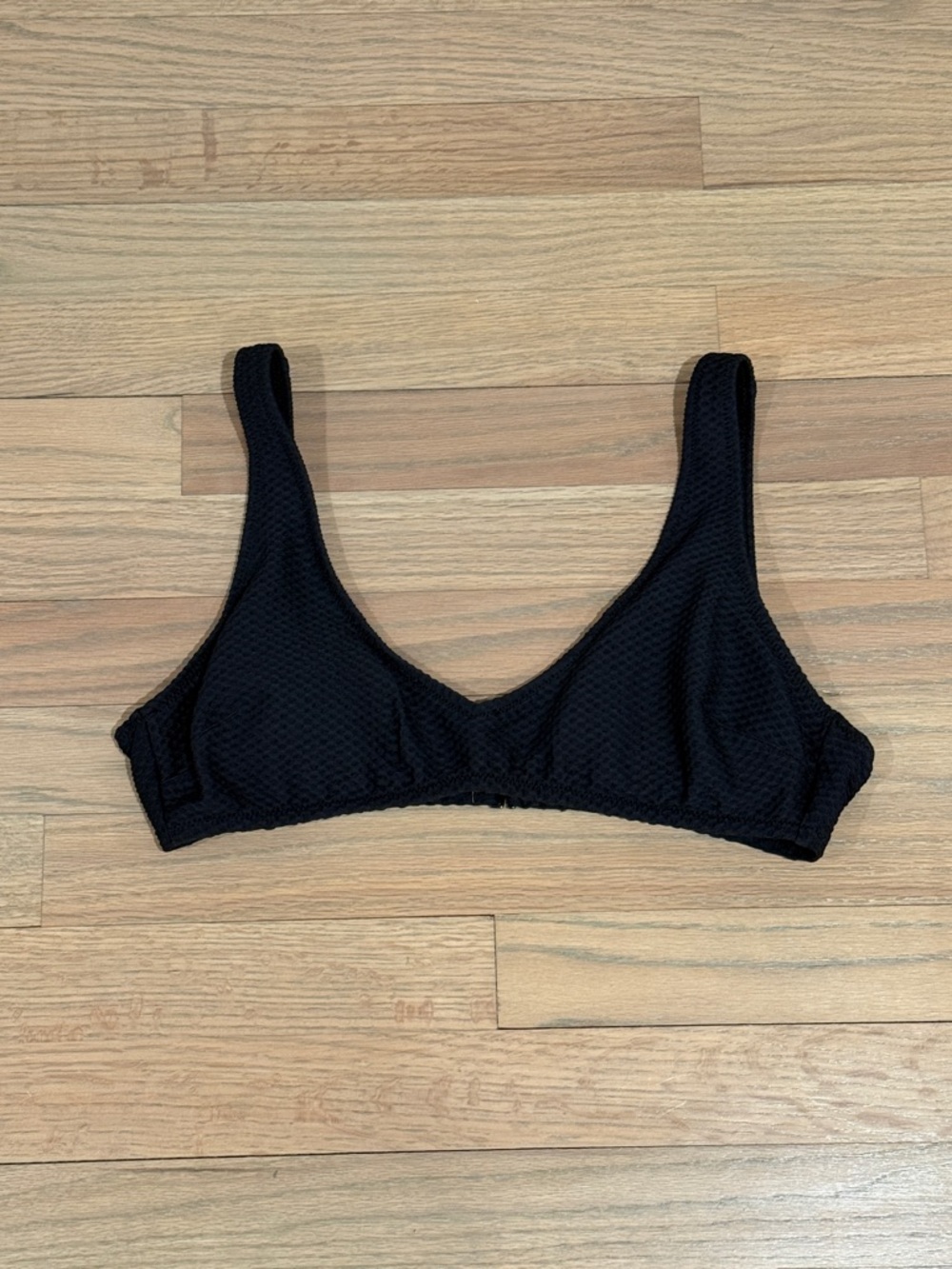 NWOT aerie Black Textured Scoop Bikini Top, Size Medium